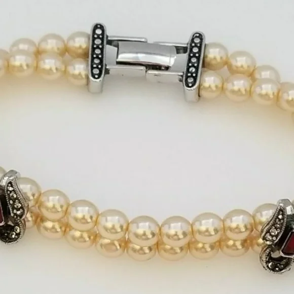 JOAN RIVERS CLASSICS COLLECTION PEARL & GARNET WEDDING BRACELET - Picture 6 of 7